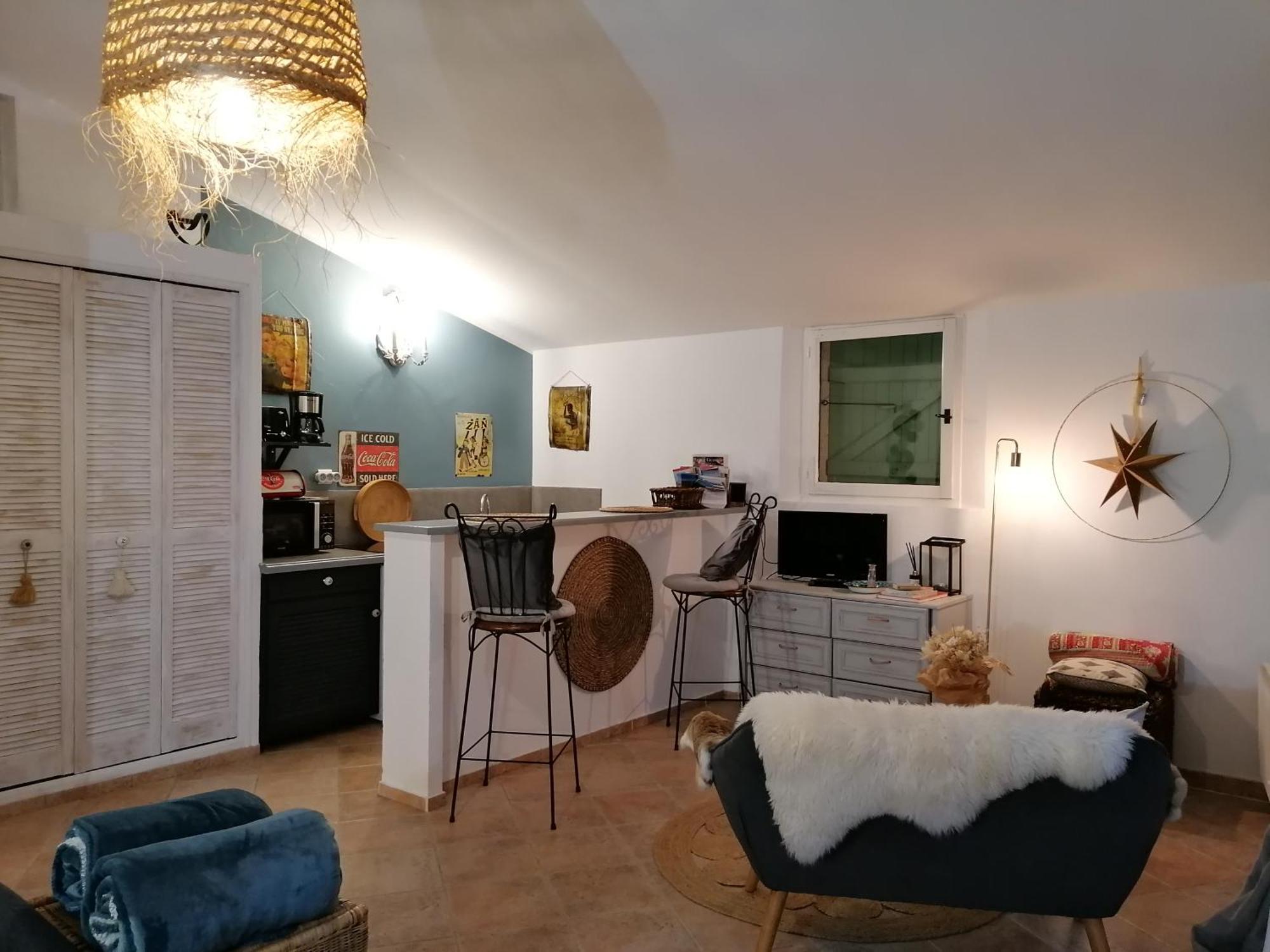 Studio Au Milieu D Une Oliveraie Le Mas De La Huppe ตูร์เรสส์-ซัวร์-ลูป ภายนอก รูปภาพ